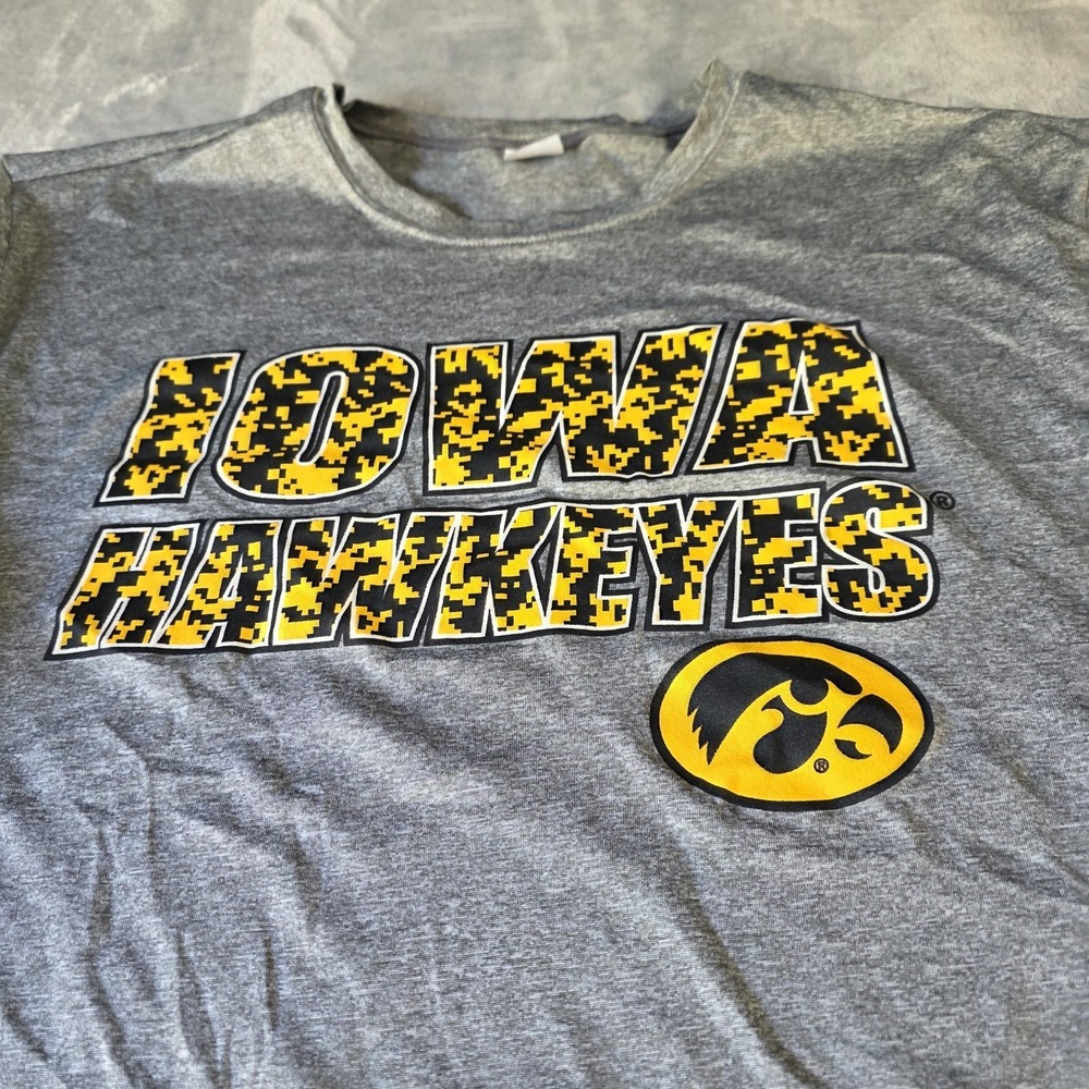 Iowa Hawkeyes Logo Short-Sleeve Activewear T-Shirt Athletic Cut Adult LG - Picture 2 of 5